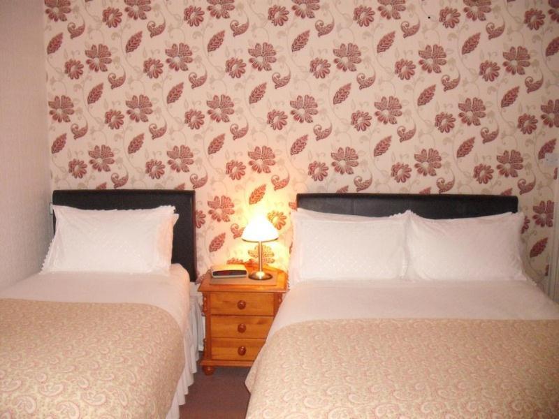 The Homestead Guest House Кейрнрайан Номер фото
