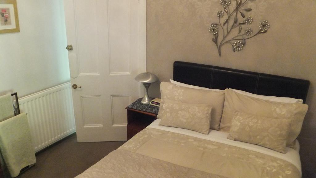 The Homestead Guest House Кейрнрайан Номер фото